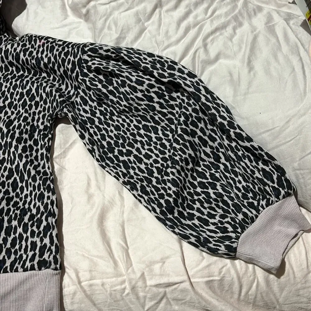 Nordstrom 10/12 lavander animal print sweatshirt hooded billow sleeve euc